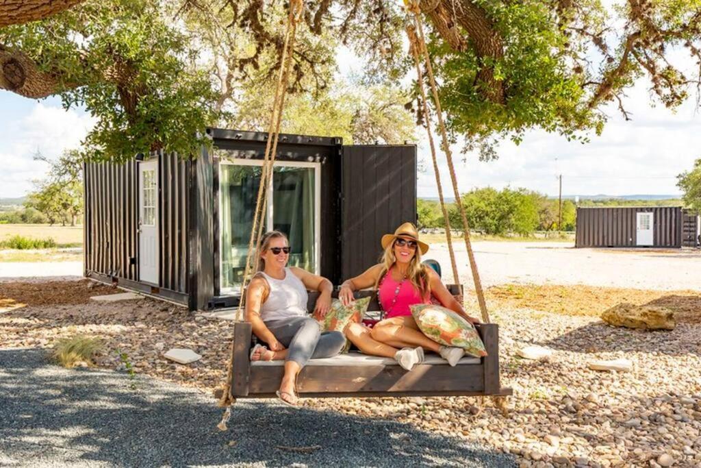 The Container Retreat @ 290 Wine Trail #10 Welcome Friends! Hye Buitenkant foto